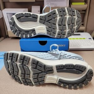 Brooks running shoes, 9M, ice blue with gray/orange